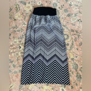Black and White Patterned Maxi Skirt, size XL